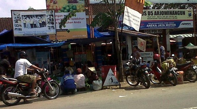Pedagang Pasar Arjowinangun Keluhkan Atap Bocor Setahun Lalu